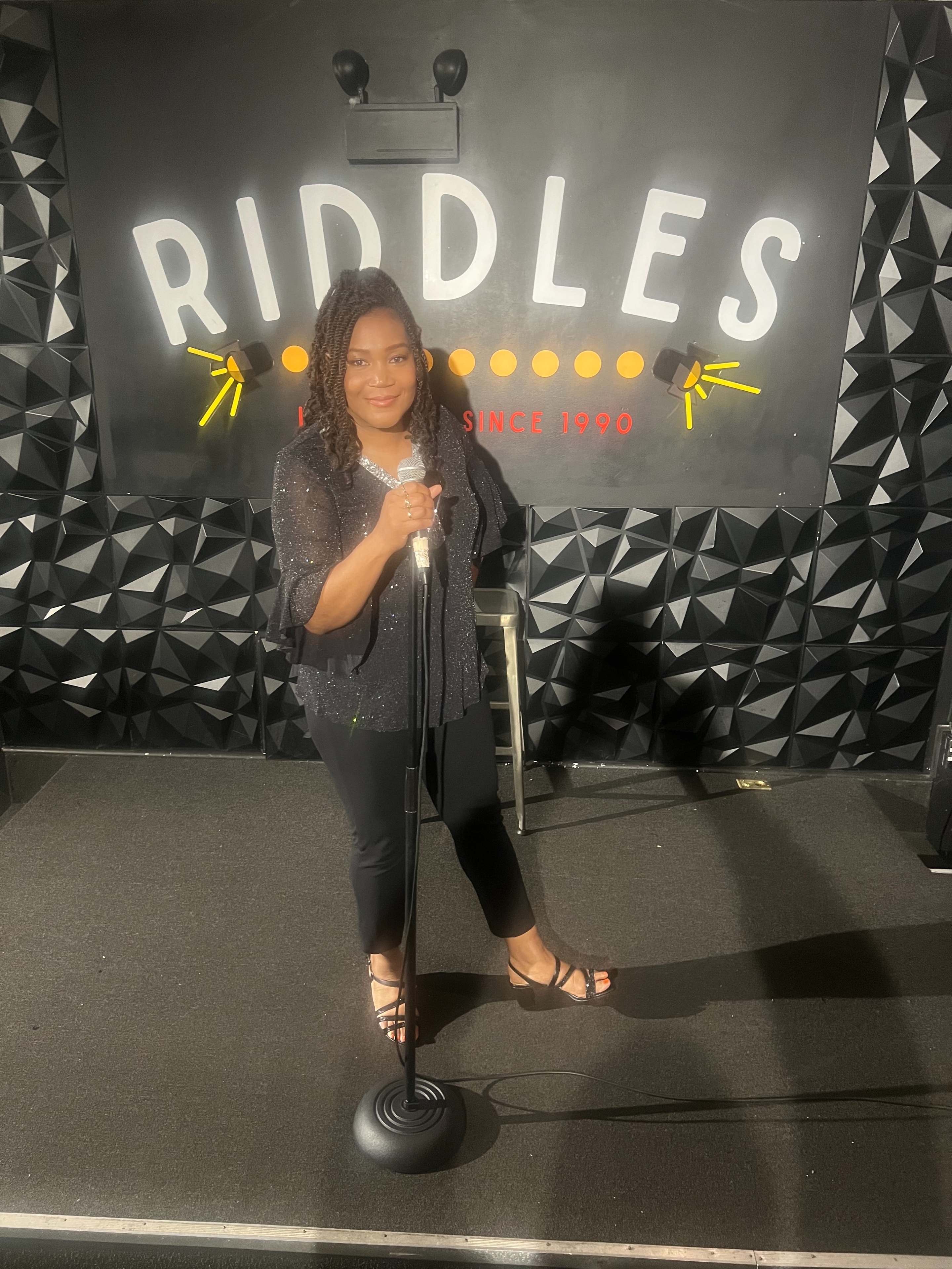 Tont'e at Riddles Comedy Club — Chicago